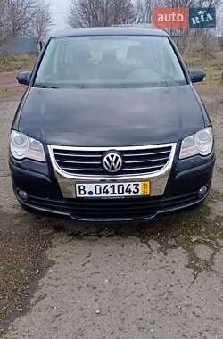 Минивэн Volkswagen Touran 2007 в Сокале