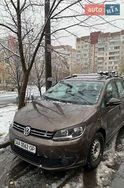 Мінівен Volkswagen Touran 2012 в Києві