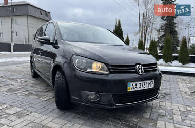 Минивэн Volkswagen Touran 2011 в Киеве