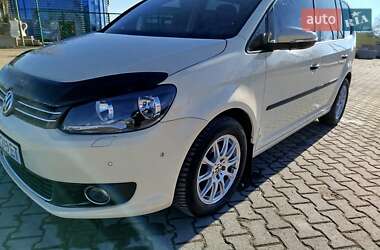 Минивэн Volkswagen Touran 2013 в Кельменцах