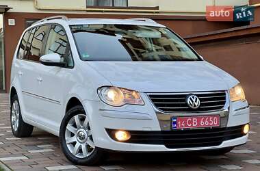 Минивэн Volkswagen Touran 2010 в Стрые