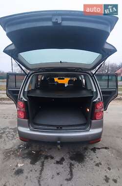 Минивэн Volkswagen Touran 2008 в Полтаве