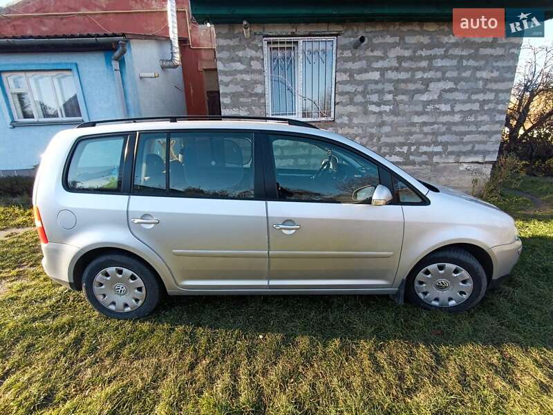 Минивэн Volkswagen Touran 2006 в Хмельницком