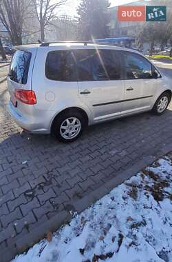 Мінівен Volkswagen Touran 2014 в Чернівцях