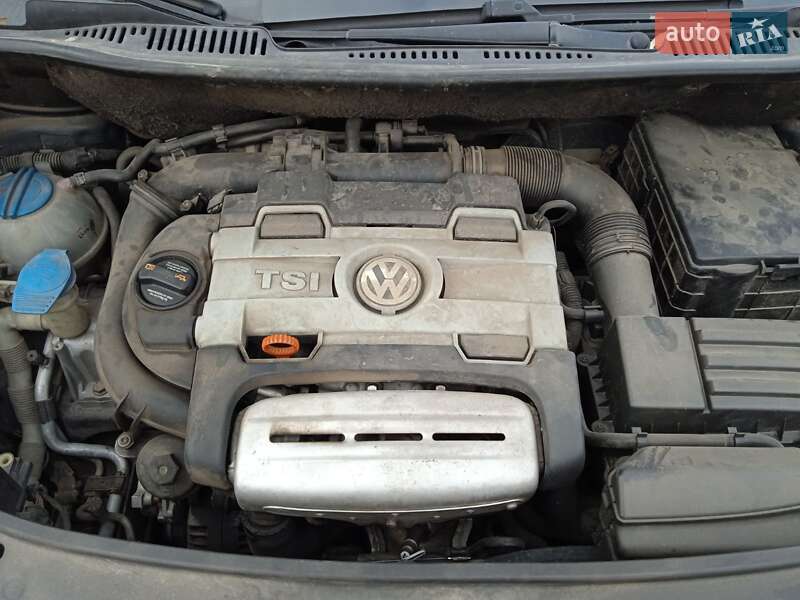 Минивэн Volkswagen Touran 2007 в Измаиле