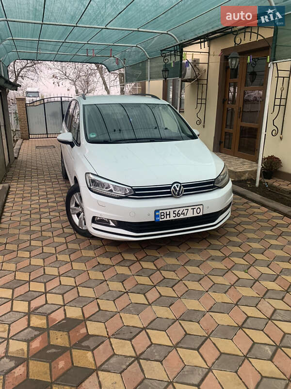 Микровэн Volkswagen Touran 2016 в Измаиле