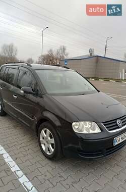 Минивэн Volkswagen Touran 2006 в Киеве