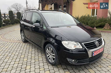 Мінівен Volkswagen Touran 2008 в Косові