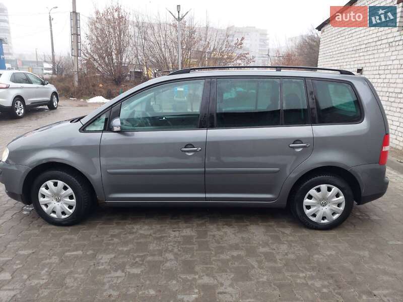 Минивэн Volkswagen Touran 2005 в Житомире