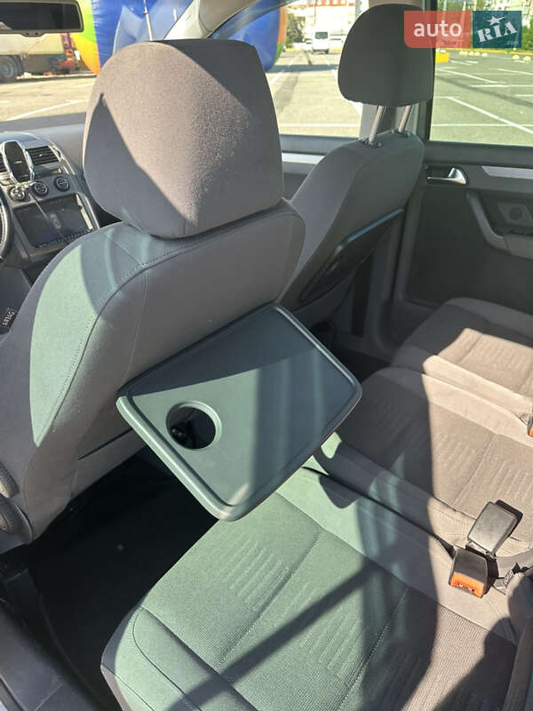 Минивэн Volkswagen Touran 2007 в Черновцах