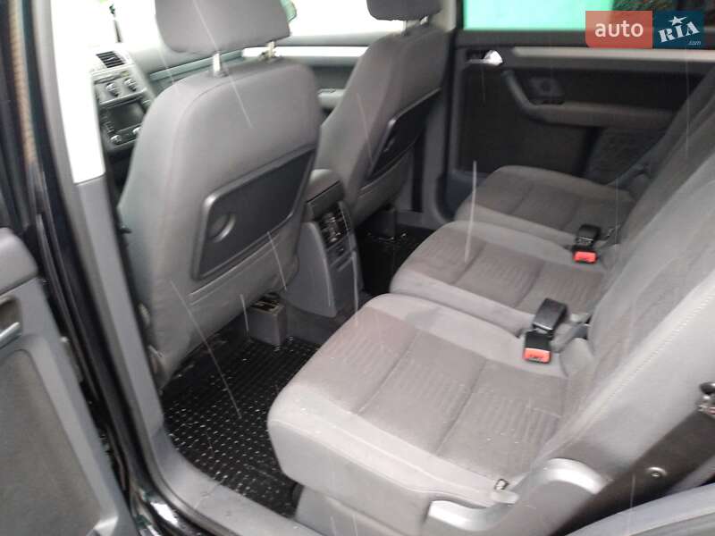 Минивэн Volkswagen Touran 2007 в Гостомеле