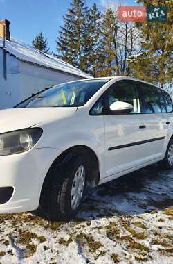 Минивэн Volkswagen Touran 2011 в Хотине