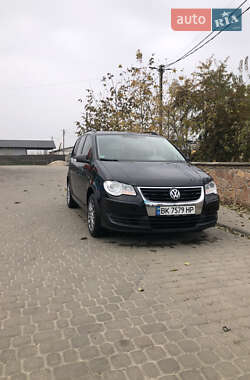 Мінівен Volkswagen Touran 2008 в Рівному