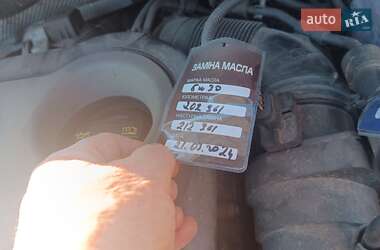 Мінівен Volkswagen Touran 2014 в 