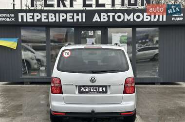 Мінівен Volkswagen Touran 2010 в Чернівцях