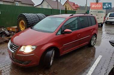 Мінівен Volkswagen Touran 2010 в Луцьку