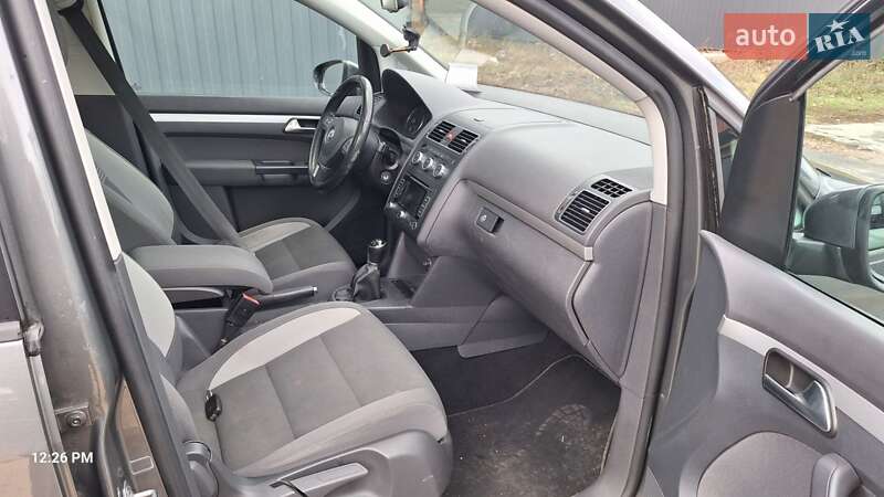 Минивэн Volkswagen Touran 2013 в Киеве