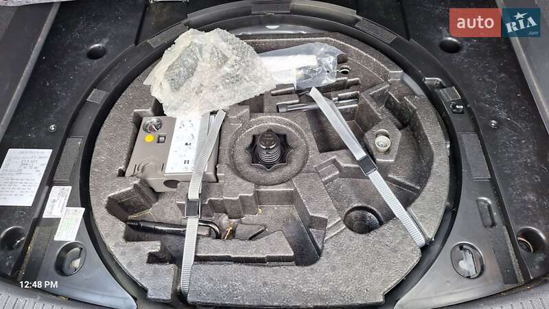 Минивэн Volkswagen Touran 2013 в Киеве