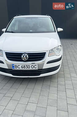 Мінівен Volkswagen Touran 2010 в Хмельницькому