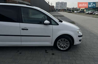 Мінівен Volkswagen Touran 2010 в Хмельницькому