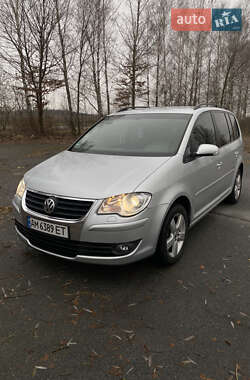 Мінівен Volkswagen Touran 2008 в Звягелі