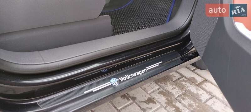 Мінівен Volkswagen Touran 2008 в Львові