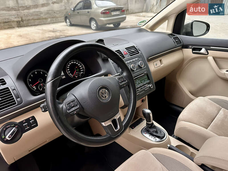 Минивэн Volkswagen Touran 2012 в Житомире