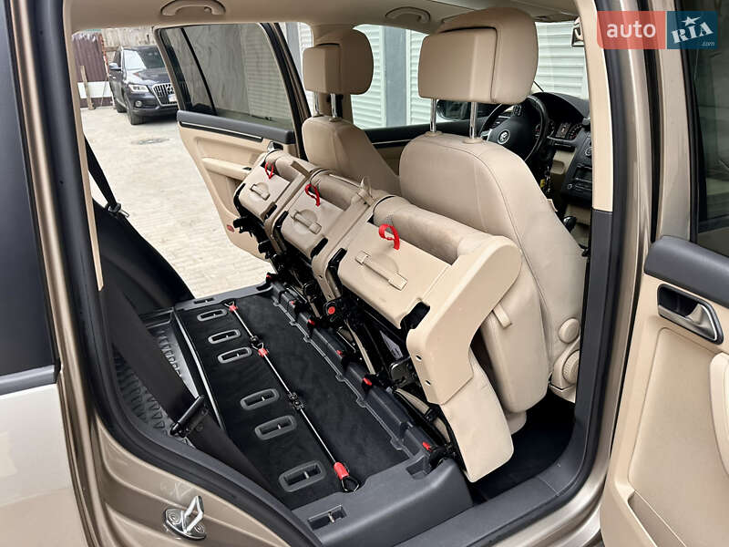 Минивэн Volkswagen Touran 2012 в Житомире