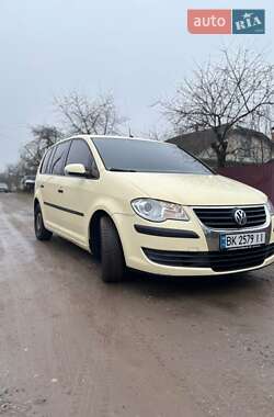 Мінівен Volkswagen Touran 2008 в Хмільнику