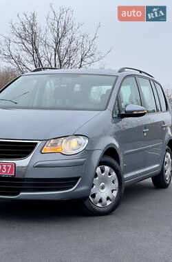 Минивэн Volkswagen Touran 2009 в Виннице