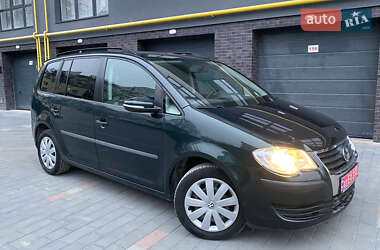 Мінівен Volkswagen Touran 2010 в Тернополі