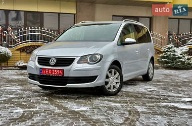 Минивэн Volkswagen Touran 2010 в Шепетовке