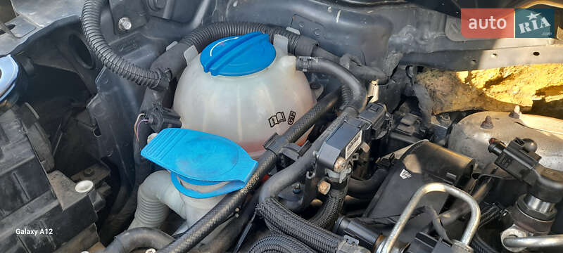 Минивэн Volkswagen Touran 2011 в Хотине