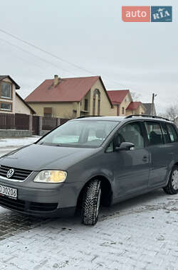 Мінівен Volkswagen Touran 2005 в Звягелі