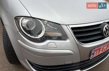 Мінівен Volkswagen Touran 2010 в Коростені