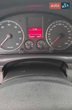 Минивэн Volkswagen Touran 2006 в 