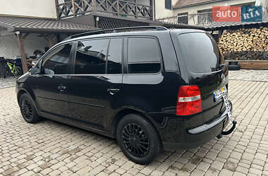 Мінівен Volkswagen Touran 2006 в Мукачевому