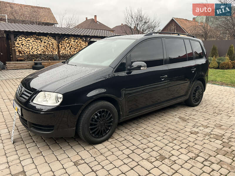 Мінівен Volkswagen Touran 2006 в Мукачевому