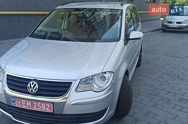 Мінівен Volkswagen Touran 2009 в Луцьку