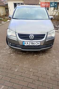 Минивэн Volkswagen Touran 2007 в Киеве