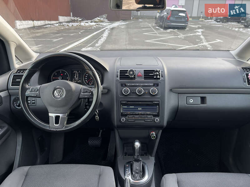 Минивэн Volkswagen Touran 2014 в Одессе