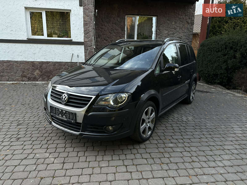 Минивэн Volkswagen Touran 2008 в Городке