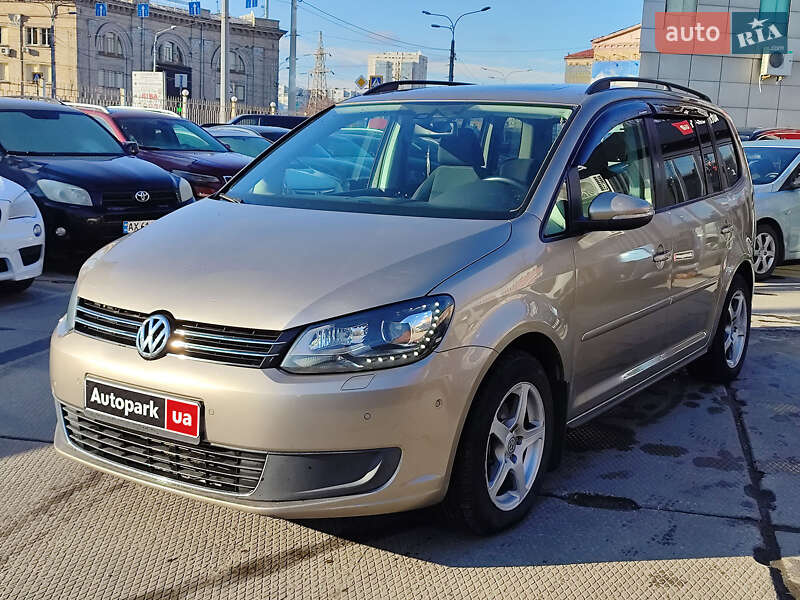 Минивэн Volkswagen Touran 2011 в Харькове