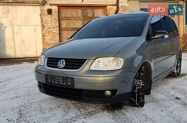 Минивэн Volkswagen Touran 2004 в Нововолынске