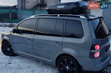 Минивэн Volkswagen Touran 2004 в Нововолынске