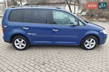 Мінівен Volkswagen Touran 2009 в Житомирі