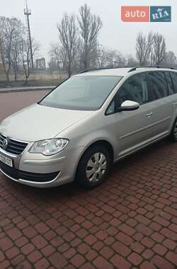 Мінівен Volkswagen Touran 2010 в Кам'янському