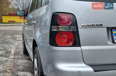 Мінівен Volkswagen Touran 2009 в Луцьку