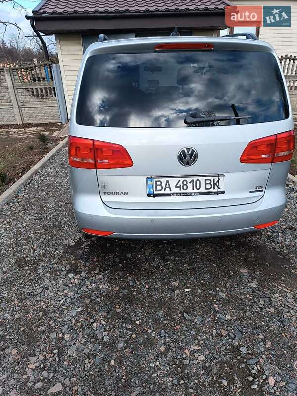 Минивэн Volkswagen Touran 2013 в Новомиргороде
