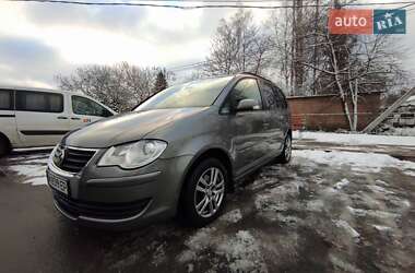 Мінівен Volkswagen Touran 2009 в Звягелі